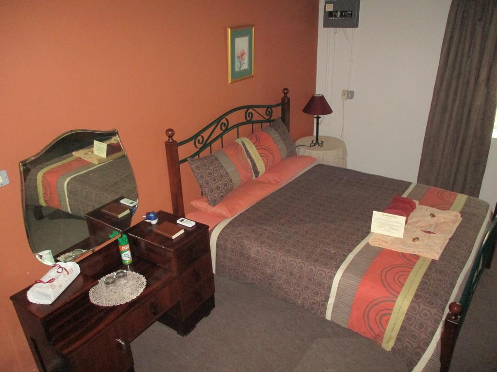 Van Rhyn Guest House Vanrhynsdorp 외부 사진
